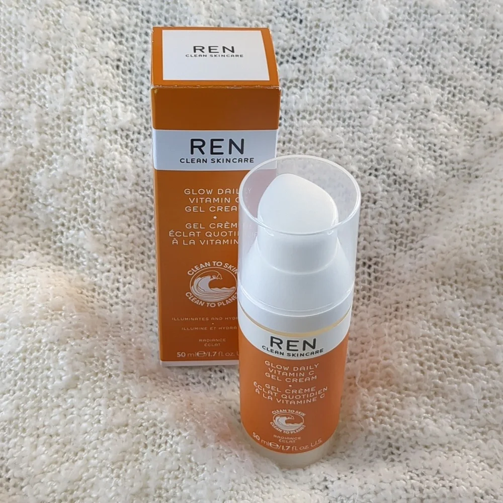 REN Glow Daily Vitamin C Gel Cream, 50ml/1.7fl oz - Picture 2 of 8